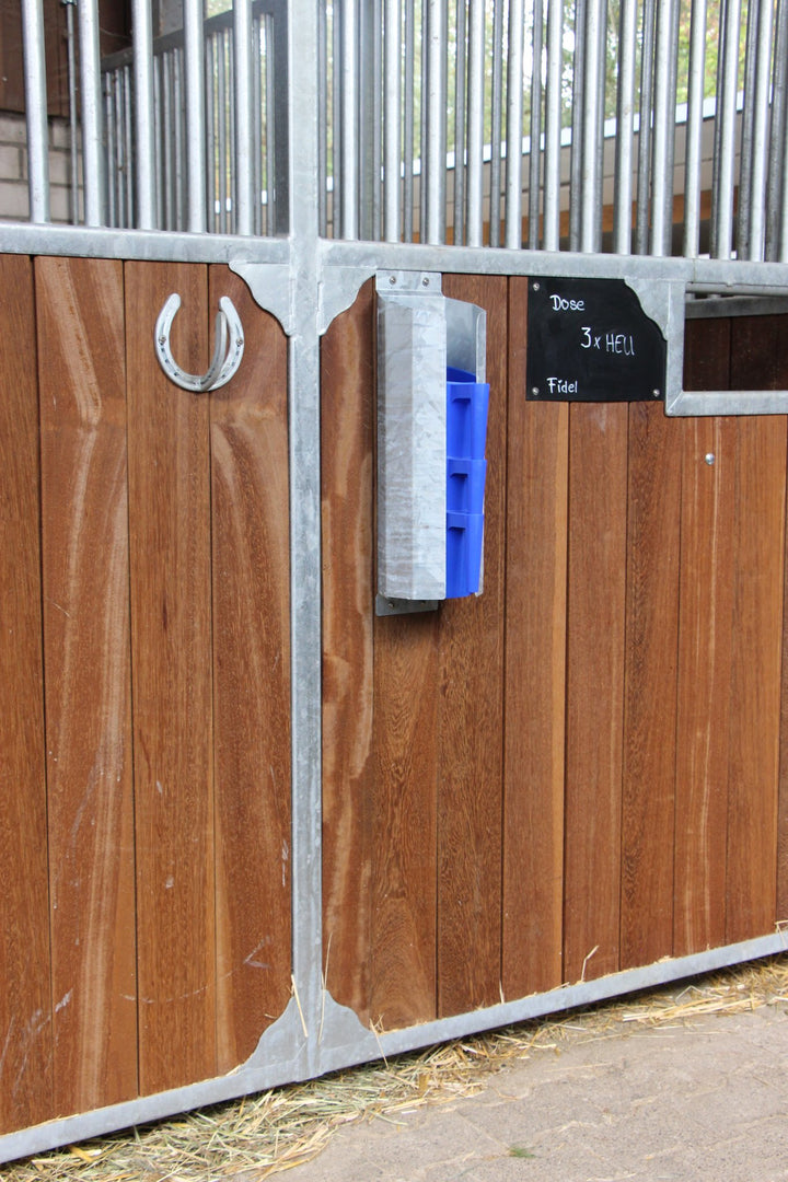Equibreeze FeedFix Schaufelhalter feuerverzinkt mit 3 Schaufeln