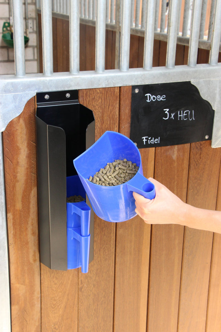 Equibreeze FeedFix Schaufelhalter schwarz pulverbeschichtet mit 3 Schaufeln