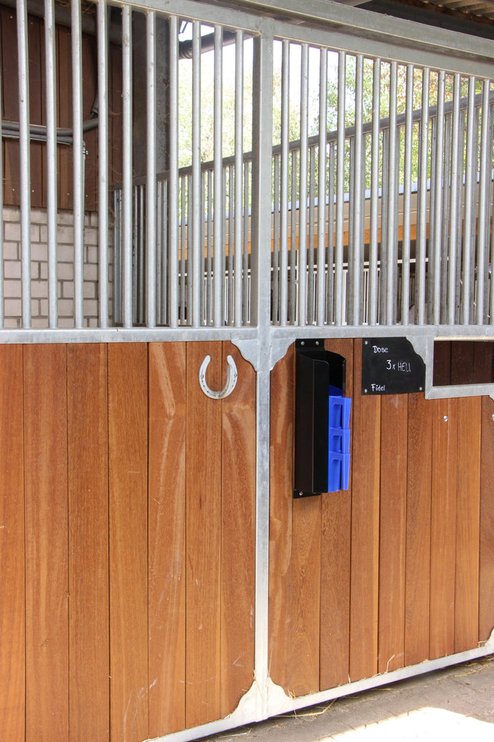 Equibreeze FeedFix Schaufelhalter schwarz pulverbeschichtet mit 3 Schaufeln